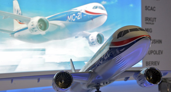 Konkurrenz für Airbus und Boeing: Neueste russische Passagiermaschine präsentiert  