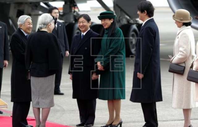 Akihito realiza su primer viaje al extranjero tras expresar su deseo de abdicar