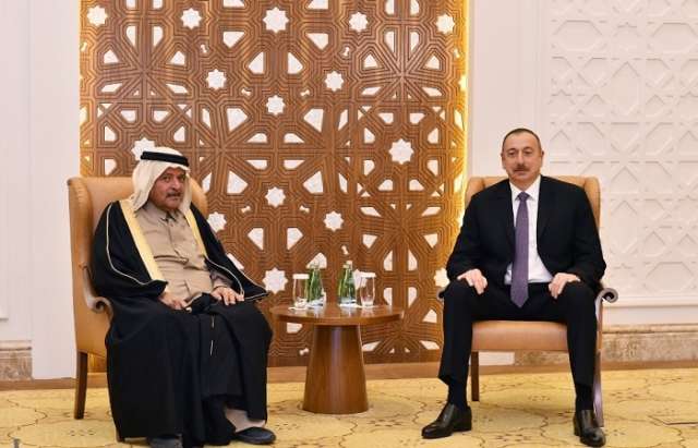 Ilham Aliyev trifft sich mit Chef der Gesellschaft "Al Faisal Holding" und Vorsitzenden des Verbandes der Geschäftsleute von Katar