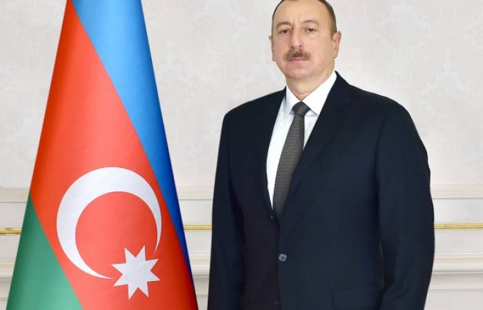 Ilham Aliyev gratuliert Macron zum Sieg 