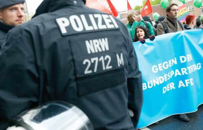 Allemagne : deux policiers blessés lors d'une manifestation anti-AfD à Cologne