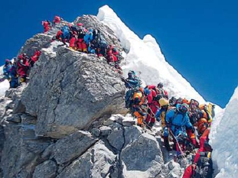 Everestdə faciə - 12 alpinist öldü