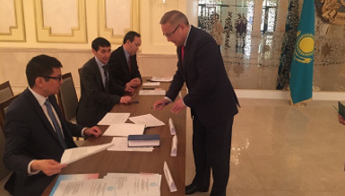Kazakh ambassador to Azerbaijan votes in parliamentary election of Kazakhstan in Baku