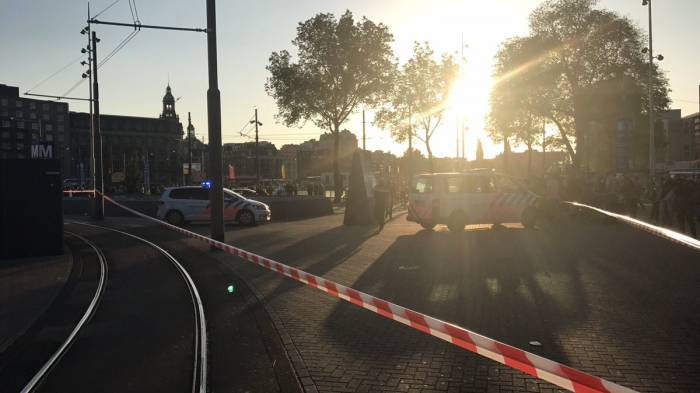 Amsterdam: une voiture fonce sur des passants, plusieurs blessés