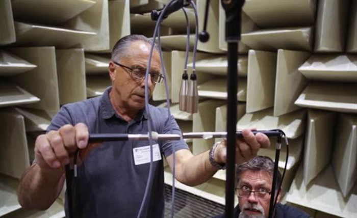 Microsoft`s anechoic chamber is the  quietest place in world - VIDEO