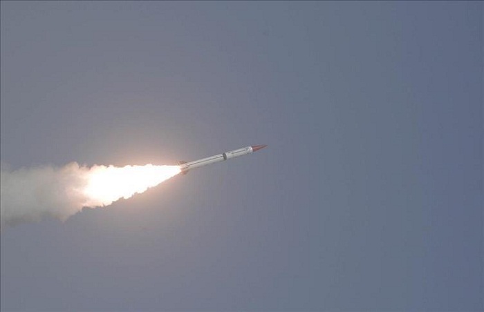 La défense antiaérienne saoudienne intercepte un missile balistique ciblant Jazan