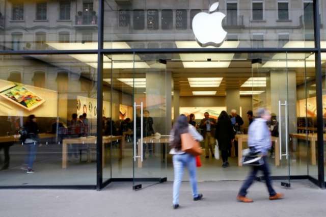 Apple Store in Zurich Evacuated as Phone Battery Overheats