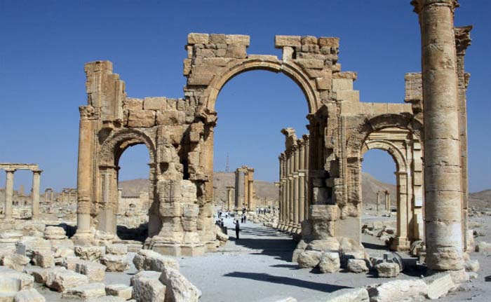 Islamic State Blows Up Arch of Triumph in Syria`s Palmyra