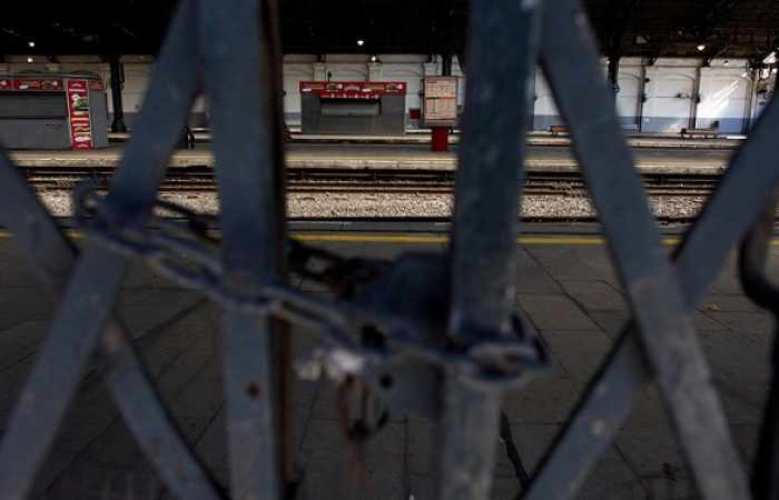 Gobierno de Buenos Aires defiende represión policial contra docentes