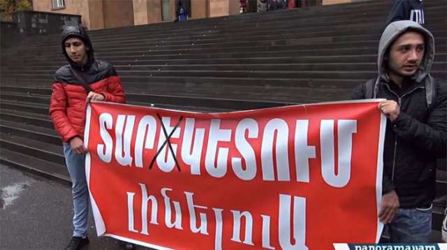 Armenian students stage fresh protest in Yerevan