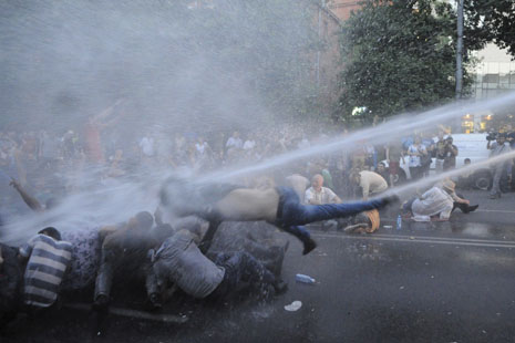 "Stand up, Armenia" initiative collecting signatures for resignation of PSRC