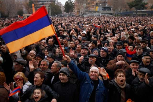 Armenia population continues to decline