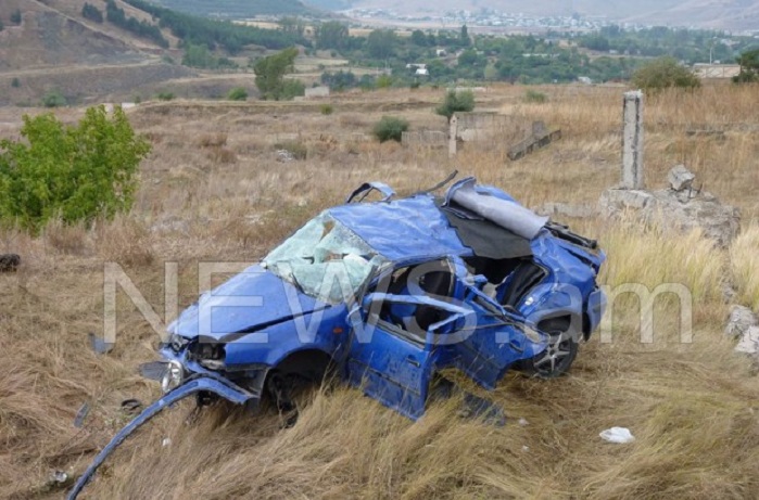 Ermənistanda hərbçilər qəzaya düşdü: 2 ölü, 2 yaralı (Fotolar)