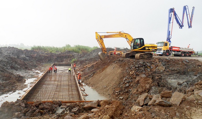 Azerbaijan plans to start laying rail lines to border with Iran