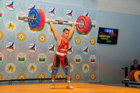 Ağır atletika üzrə Azərbaycan çempionatına yekun vuruldu