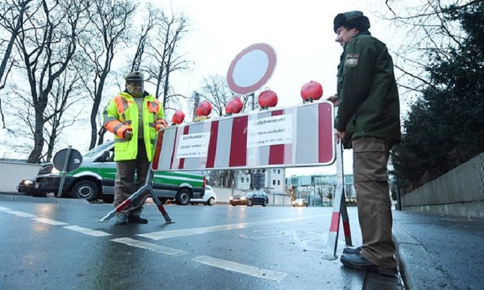 German city evacuated after discovery of unexploded RAF bomb 