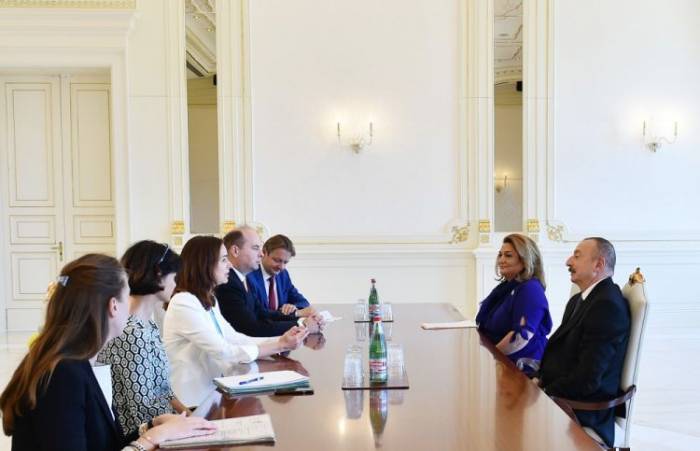 El Presidente Ilham Aliyev recibió a la diputada de Austria