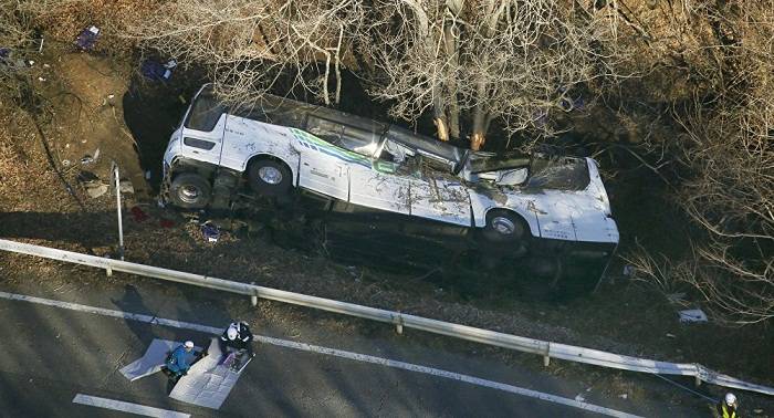   Al menos 24 muertos en Indonesia al caer un autobús por un barranco  