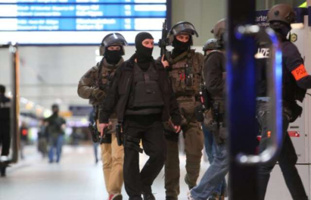 Verletzte bei Axt-Attacke im Düsseldorfer Hauptbahnhof
