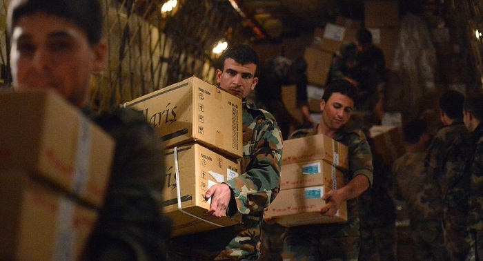 Militares rusos entregan más de tres toneladas de ayuda humanitaria a los vecinos de Alepo