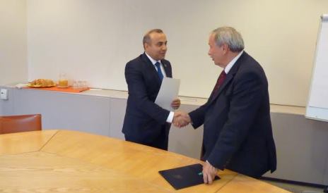 Azay Quliyev Cenevrədə müqavilə imzaladı