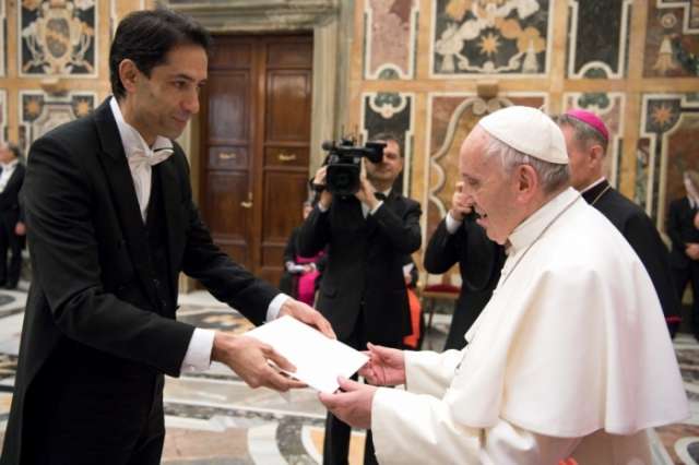 Azerbaijan’s ambassador presented his credentials to Pope Francis