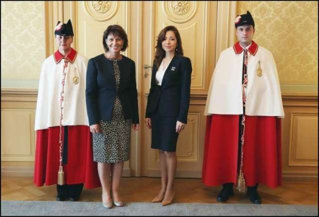 Azerbaijan’s envoy to Switzerland presents credentials to Swiss president