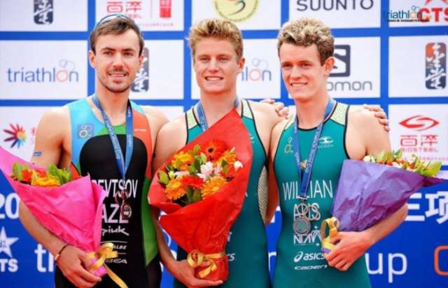 Azerbaijani triathlete wins silver on World Cup