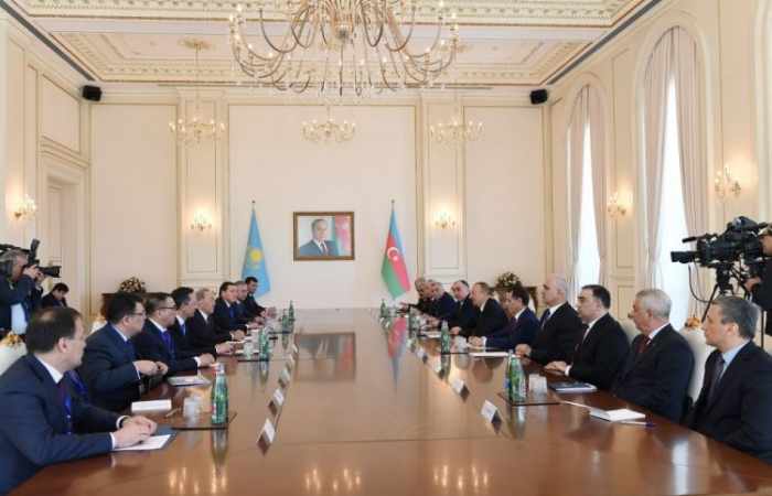 Azerbaijani, Kazakh presidents hold expanded meeting
