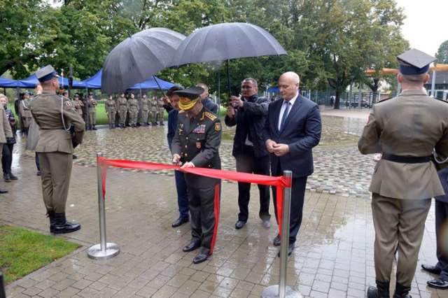 Azerbaijani minister takes part in opening of memorial to military figures in Warsaw - PHOTOS