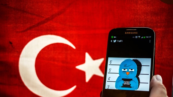 Twitter et WhatsApp bloqués en Turquie