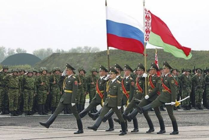 Le Bélarus et la Russie mèneront leurs exercices militaires conjoints malgré les pressions