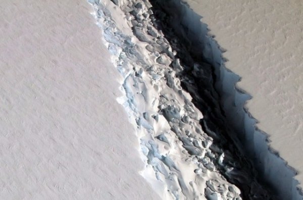 L`Antarctique se fissure dangereusement