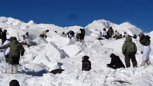 Des avalanches font 20 morts dans le Cachemire