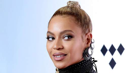 Le père de Beyoncé ne savait pas qu`elle était enceinte