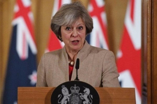 Brexit: Theresa May refuse un «demi-accord»