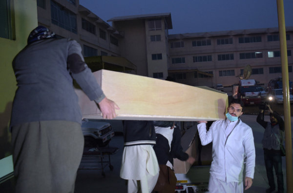 PIA Crash: les corps des victimes en cours d`identification