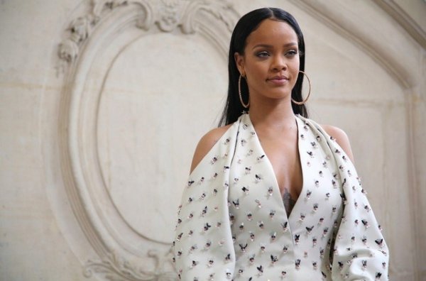 Rihanna personnalité humanitaire de l`année