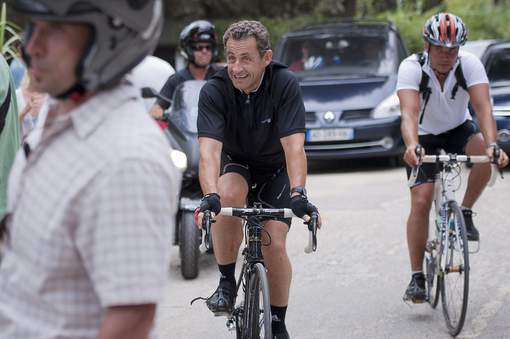 Sarkozy arrêté à contresens à vélo à Saint-Tropez