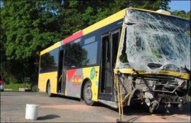 Une collision entre un bus et un minibus au Sénégal fait douze morts