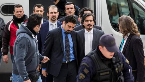 La Grèce refuse d`extrader 8 militaires turcs, Ankara émet un mandat d`arrêt