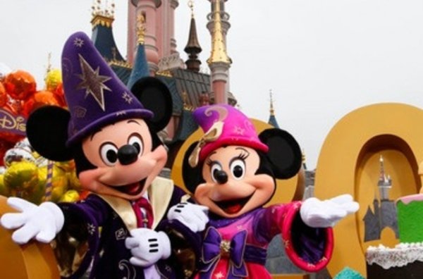 Euro Disney plombé par les attentats