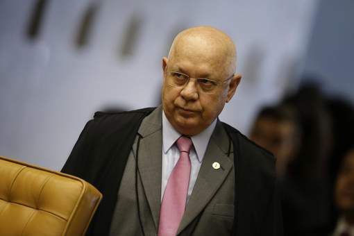 Un juge clé de l`enquête Petrobras tué dans un accident d`avion