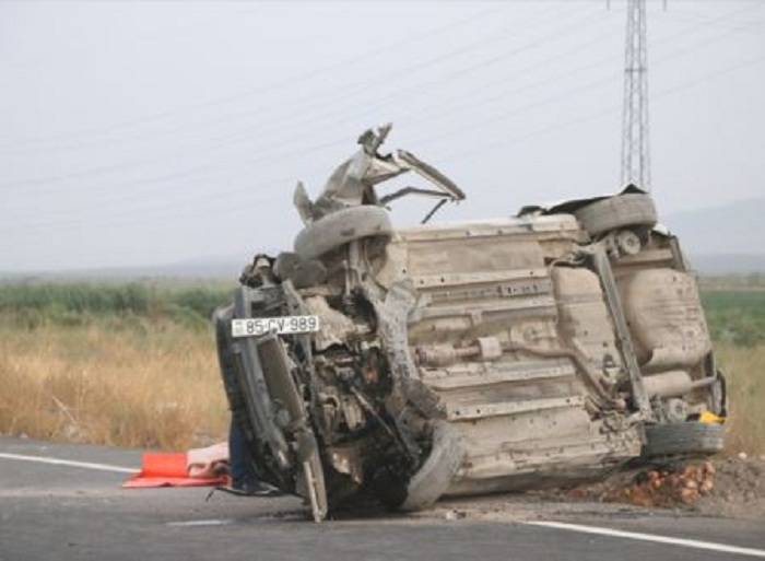 Schwerer Unfall in der Türkei - 2 Aserbaidschaner tot - (VIDEO)