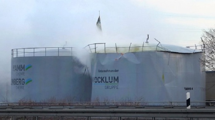 Feuerwehreinsatz nach Chemieunfall dauert an