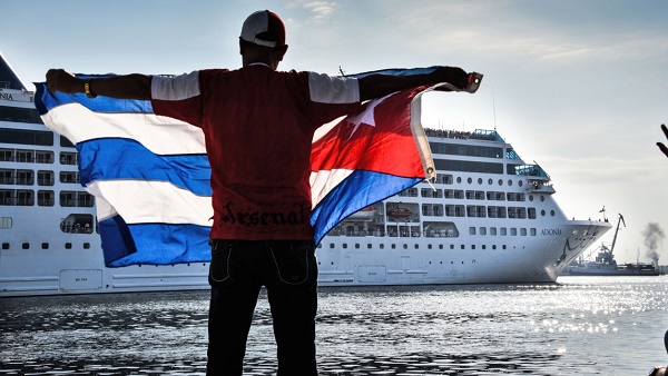 Un navire de croisière américain accoste à Cuba, une première en 50 ans