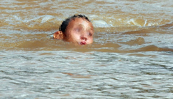 К чему снится грязный ребенок. Младенец в воде. Дети воды.