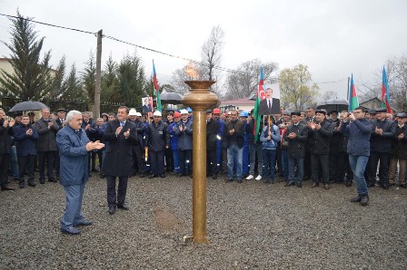 Rövnəq Abdullayev Astara sakinlərini sevindirdi - Foto