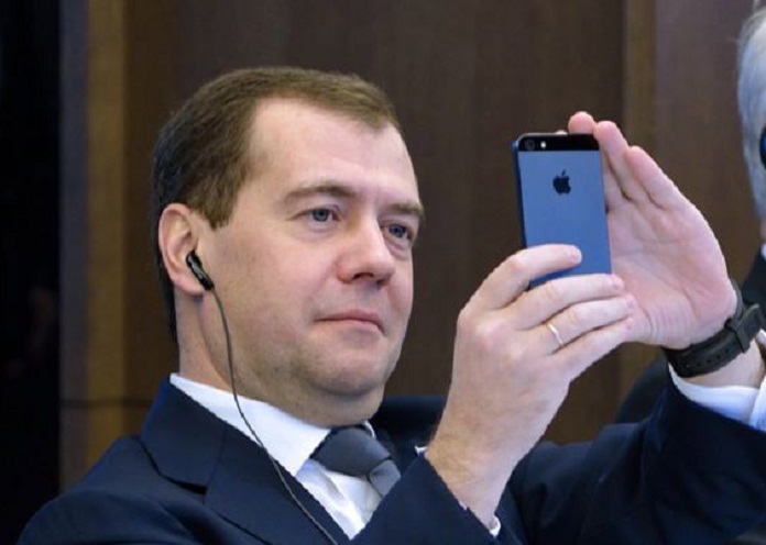 Medvedevin bu videosu rekord qırır - VİDEO