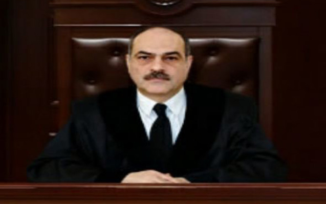 Məhkəmə sədri işdən çıxmaq üçün ərizə yazdı